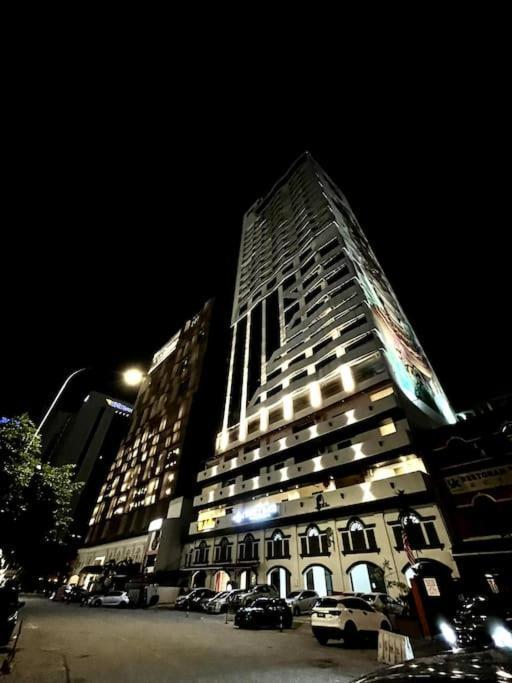#221 M101 Dang Wangi Klcc View Pool By Livin Hotel Kuala Lumpur Luaran gambar