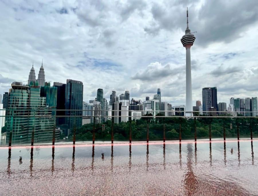 #221 M101 Dang Wangi Klcc View Pool By Livin Hotel Kuala Lumpur Luaran gambar